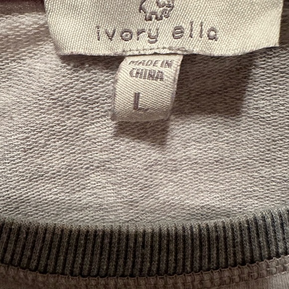 Ivory Ella Lot of 2 sweatshirts size Large - Picture 2 of 4